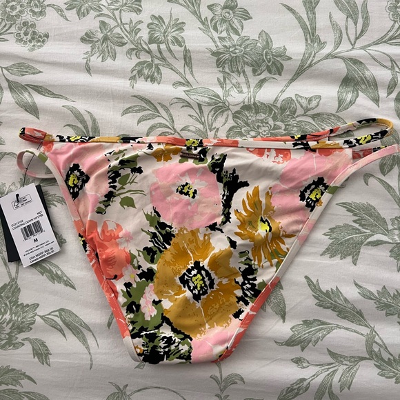 Volcom women’s floral pattern bikini bottoms size medium. - Picture 2 of 5